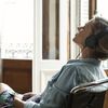 Franceinfo vous propose de trouver votre podcast idéal dans un moteur de recherche. (SIGRID OLSSON / ALTOPRESS / AFP)