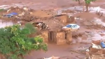 Brésil : une coulée de boue décime un village