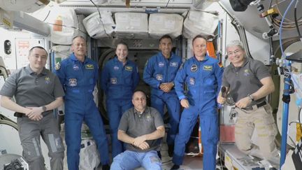 Les quatre astronautes de la mission Crew-3 sont arrivés dans la Station spatiale internationale, le 11 novembre 2021. (HANDOUT / NASA TV / AFP)