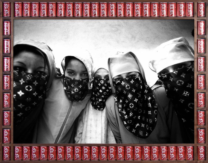 Hassan Hajjaj, "L.V. Posse", de la série "Vogue: TheArab Issue" (© Hassan Hajjaj, 2000/1421)