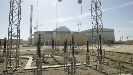 Le bâtiment du réacteur nucléaire de Bushehr, dans le sud de l'Iran, le 26 février 2006. (BEHROUZ MEHRI / AFP)