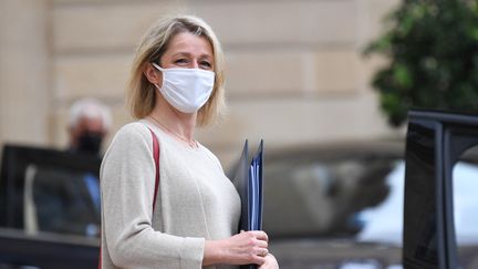 La ministre Barbara Pompili quitte l'Elysée, à Paris, le 28 juillet 2021. (BERTRAND GUAY / AFP)