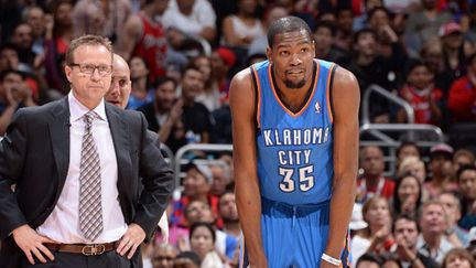 L'entraîneur du Thunder Scott Brooks et son joueur Kevin Durant