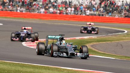 Lewis Hamilton (Mercedes) maître chez lui à Silverstone (ANDREW YATES / AFP)