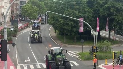 Eurozapping : des agriculteurs manifestent à Bruxelles (franceinfo)