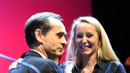 Robert Ménard et Marion Maréchal-Le Pen, le 1er décembre à Toulon (Var).&nbsp; (BORIS HORVAT / AFP)