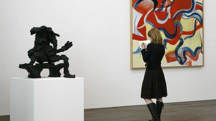 A woman looks at a painting of Willem de Kooning in the Friedr Burda Museum, in Baden-Baden,&nbsp; (©WINFRIED ROTHERMEL/AP/SIPA / AP)