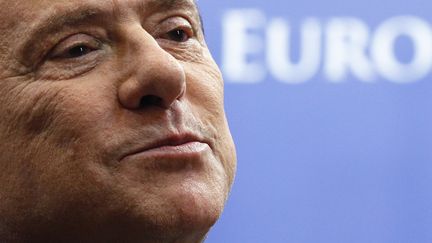 Le pr&eacute;sident du Conseil italien, Silvio Berlusconi, lors du sommet europ&eacute;en de Bruxelles (Belgique), le 27 octobre 2011. (FRANCOIS LENOIR / REUTERS)