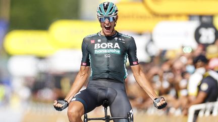 La joie de l'Allemand Nils Poilitt, vainqueur en solitaire de la 12e étape du Tour de France, jeudi 8 juillet. (THOMAS SAMSON / AFP)