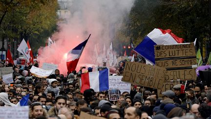 La marche contre l'islamophobie arrive près de Gare du Nord à Paris, le 10 novembre 2019.&nbsp; (GEOFFROY VAN DER HASSELT / AFP)