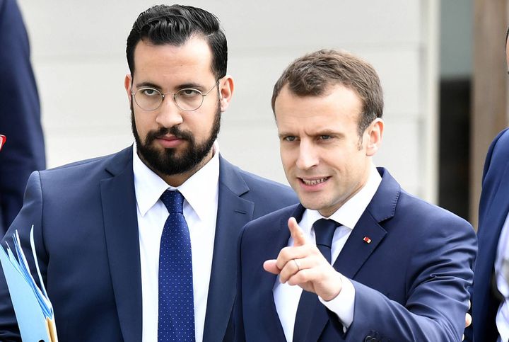 Alexandre Benalla et Emmanuel Macron, en visite dans l'Orne, le 12 avril 2018. (MAXPPP)