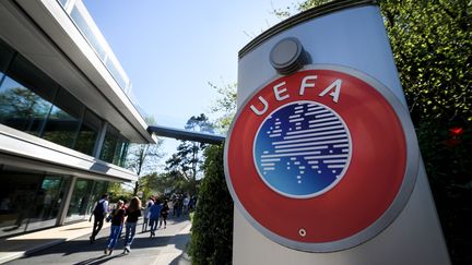 L'UEFA et plusieurs fédérations ont dénoncé la Super Ligue dans un communiqué commun.  (FABRICE COFFRINI / AFP)