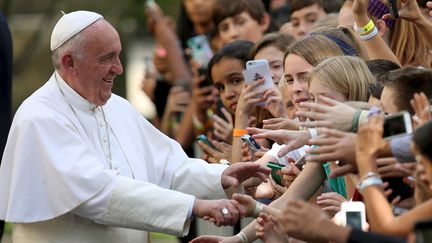 Le pape Fran&ccedil;ois lors d'un bain de foule &agrave; Washington, la capitale des Etats-Unis, le 24 septembre 2015. (GARY CAMERON / REUTERS)