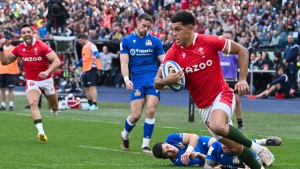 Le Gallois Rio Dyer lors du match du Tournoi des six nations face à l'Italie, le 11 mars 2023. (TIZIANA FABI / AFP)