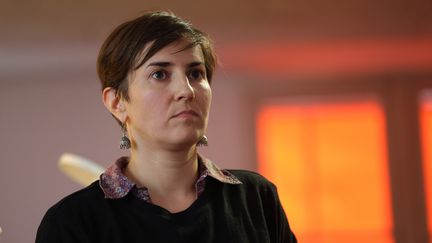 La journaliste du site d'investigation Disclose Ariane Lavrilleux, à Paris, le 21 septembre 2023. (THOMAS SAMSON / AFP)