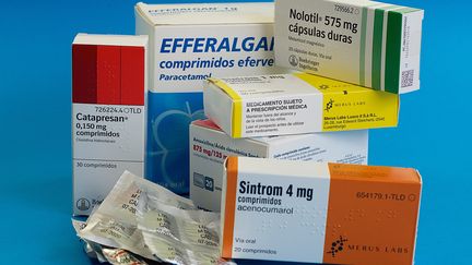 Des boîtes de médicaments. (PATRICK LEFEVRE / MAXPPP)