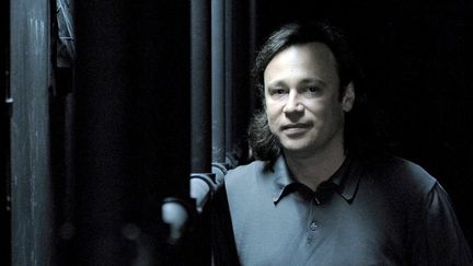 Stéphane Braunschweig pose ici en 2009 au Théâtre de la Colline.
 (FRANCK FIFE / AFP)