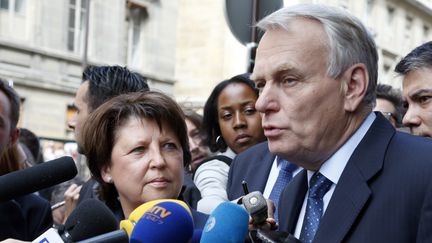 Martine Aubry et Jean-Marc Ayrault &agrave; leur arriv&eacute;e au conseil national du PS, le 18 juillet 2012 &agrave; Paris. (PIERRE VERDY / AFP)