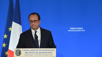 Le chef de l'Etat avait formulé cette idée de Garde nationale le 16 novembre devant le Parlement réuni en Congrès, trois jours après la série d'attentats jihadistes à Paris et Saint-Denis.