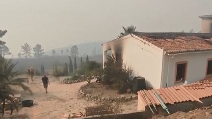 Portugal : le feu aux portes des maisons