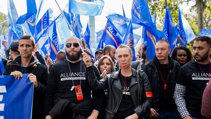 Des syndicats de policiers, le 2 octobre 2019, à Paris.&nbsp; (EMERIC FOHLEN / AFP)