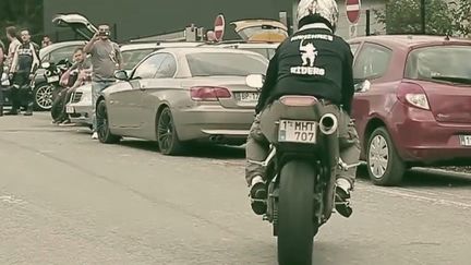 Capture d'écran d'une vidéo YouTube montrant un rassemblement des Kamikaze Riders. (YOUTUBE)