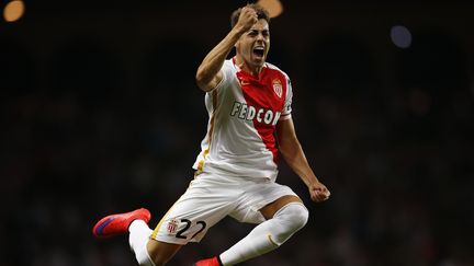 Stephan El Shaarawy, joueur de l'AS Monaco, c&eacute;l&egrave;bre un but face aux Young Boys de Berne lors&nbsp;du match retour du 3e tour pr&eacute;liminaire de la comp&eacute;tition, au stade Louis-II, le 4 ao&ucirc;t 2015. (VALERY HACHE / AFP)