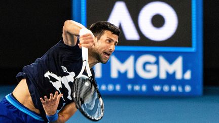 Le Serbe Novak Djokovic à l'entraînement à Melbourne avant l'Open d'Australie le 14 janvier 2022. (MAXPPP)