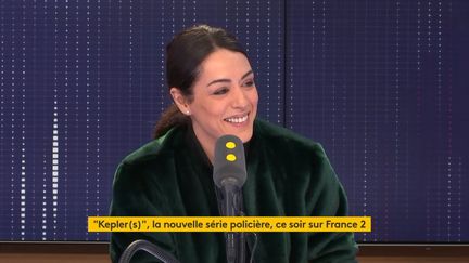 La comédienne Sofia Essaïdi, invitée de franceinfo, lundi 4 mars 2019. (FRANCEINFO / RADIOFRANCE)