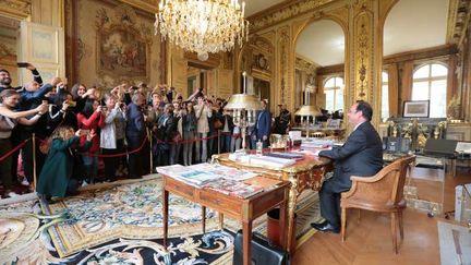 Photo de François Hollande à l'occasion des Journées du patrimoine. (TWITTER)