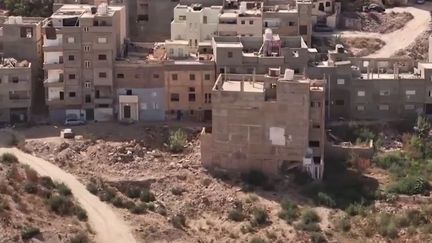 Libye : un an après, la ville de Derna se reconstruit (franceinfo)