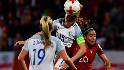 L'Angleterre a disposé du Portugal (2-1) lors de la troisième et dernière journée du groupe D de l'Euro féminin. (TOBIAS SCHWARZ / AFP)