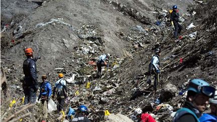  (Les opérations de dépollution du site du crash se poursuivent depuis l'annonce le 20 avril dernier de la fin du ramassage des débris © MaxPPP)