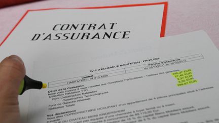 Un contrat d'assurance. (JEAN FRANCOIS FREY / MAXPPP)