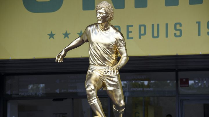 Henri Michel was also entitled to his statue, inaugurated on May 8, 2021 at the La Beaujoire stadium, in Nantes. (SEBASTIEN SALOM-GOMIS / AFP)