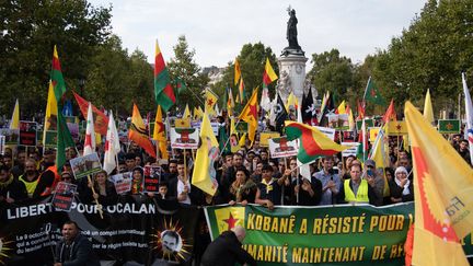 Une manifestation de soutien aux Kurdes de Syrie, le 12 octobre 2019 à Paris, quelques jours après le lancement d'une offensive de la Turquie dans le Nord syrien. (JULIETTE PAVY / AFP)