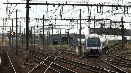 La mère avait confié son bébé à un passager le temps d'une course, mais elle a raté le départ du train. (JUSTE PHILIPPE / MAXPPP)