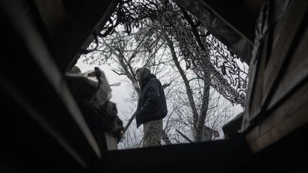 A Ukrainian soldier in the Donetsk region, Ukraine, December 16, 2023. (OZGE ELIF KIZIL / ANADOLU AGENCY / AFP)