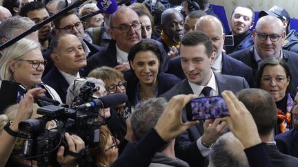 Le président du Rassemblement national a entamé dimanche matin une visite de deux jours au Salon de l'agriculture, martelant d'emblée son ambition de "changer de logiciel" pour l'agriculture au niveau européen.