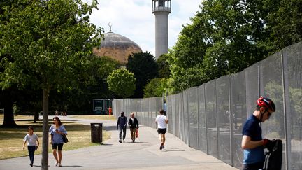 La mosquée de Regent's Park, ou mosquée centrale de Londres (Royaume-Uni), le 11 juillet 2018.&nbsp; (HENRY NICHOLLS / REUTERS)