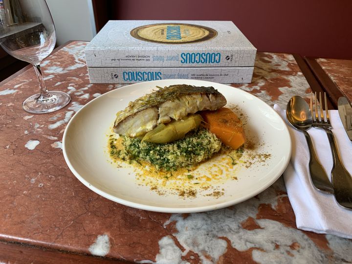 Couscous de bar, fenouil et potiron, par Nordine Labiadh, recette à retrouver dans son livre "Couscous pour tous". (RF / BERNARD THOMASSON)