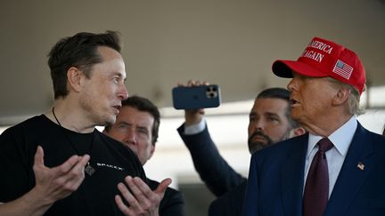 Elon Musk et Donald Trump ont assisté au lancement de la fusée Starship, de Space X, le 19 novembre 2024. (BRANDON BELL / GETTY IMAGES NORTH AMERICA)