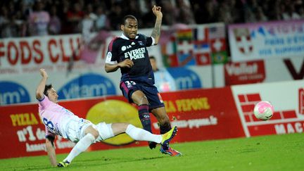 Cedric Barbosa célèbre son but