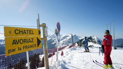 Des skieurs sur le domaine franco-suisse des Portes du soleil dont fait partie la station d'Avoriaz (Haute-Savoie). (Photo d'illustration) (MAXPPP)