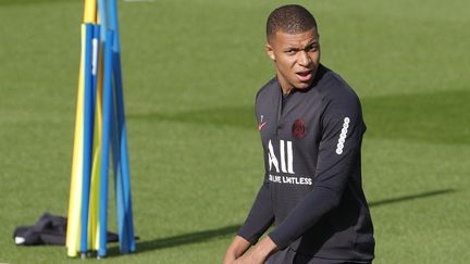 Kylian Mbappé, de retour à l'entraînement le 13 septembre 2019 au Camp des Loges. (GEOFFROY VAN DER HASSELT / AFP)