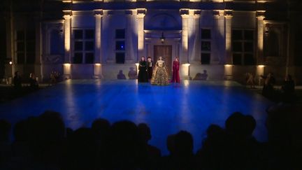 "Ruy Blas" de Victor Hugo aux Fêtes nocturnes de Grignan dans la Drôme. (N.Ferro / France 3 Rhône-Alpes)