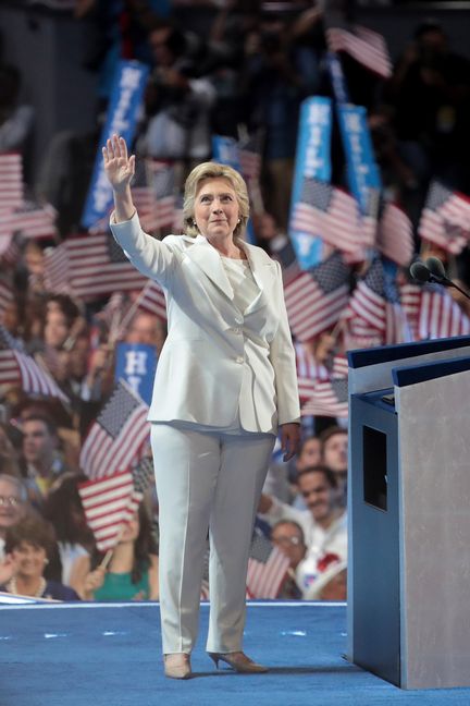 Hillary Clinton, candidate à la Maison Blanche, s'exprime en clôture de la convention démocrate à Philadelphie (Etats-Unis), le 28 juillet 2015. (DREW ANGERER / GETTY IMAGES NORTH AMERICA / AFP)