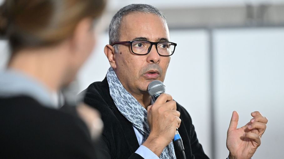 Prix Goncourt 2024 : Kamel Daoud accusé d'avoir exploité l'histoire d'une victime de la guerre civile algérienne pour son roman 