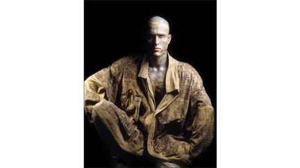 Veste en tatooed leather Marithé+François Girbaud Cuir par Ruffo été 1986
 (Fabrizio Ferri)