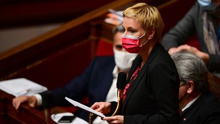 La députée LFI Clémentine Autain à l'Assemblée nationale le 11 mai 2021. (MARTIN BUREAU / AFP)